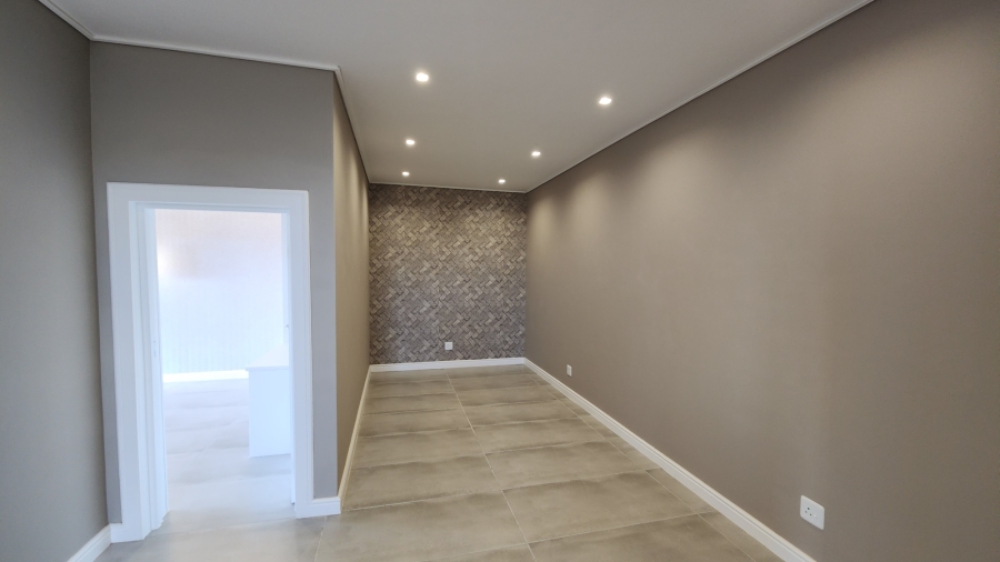 4 Bedroom Property for Sale in Seemeeu Park Western Cape